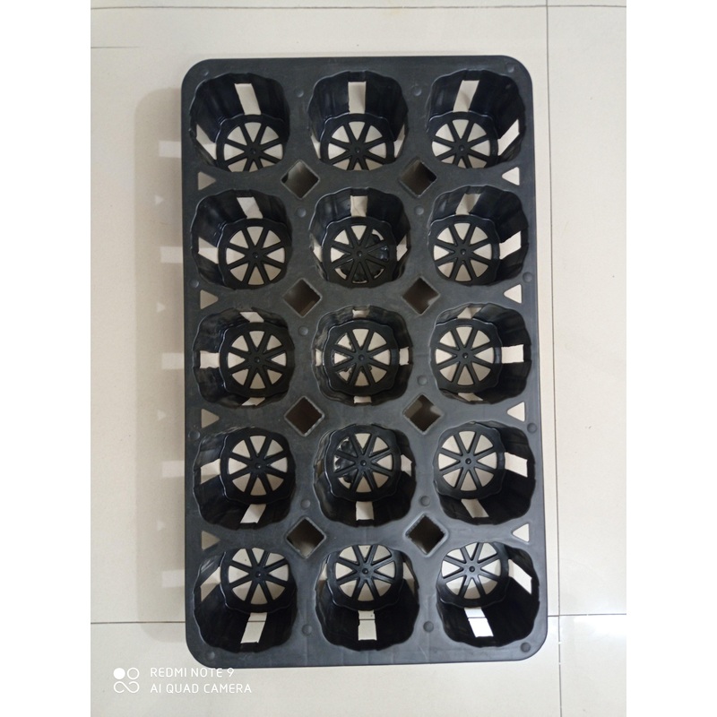 Black Round Spacing Tray (15 Cells)