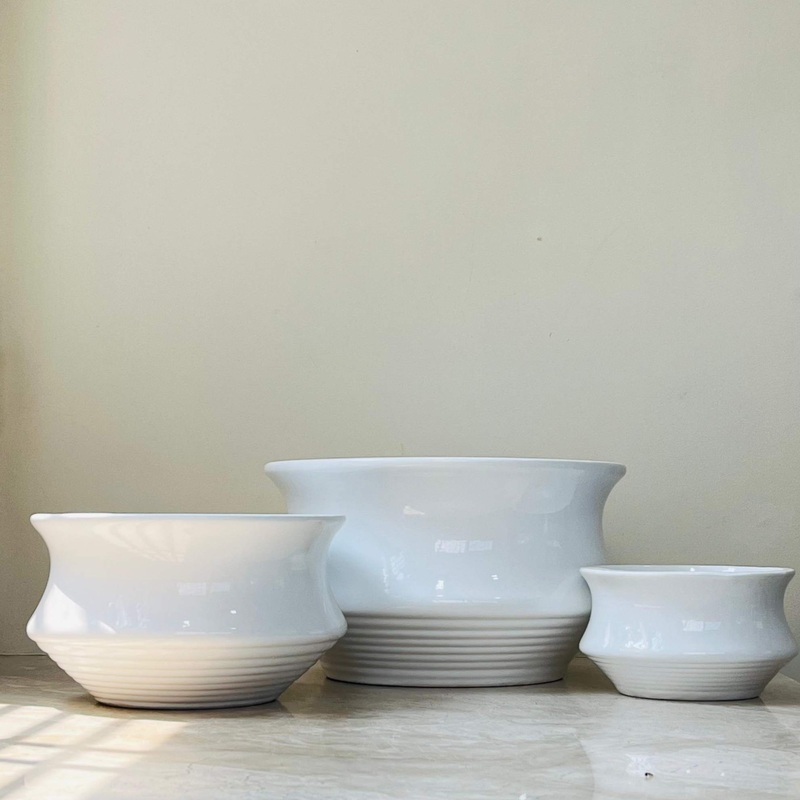 White Flared Ceramic Planters – Set of 3 with Ribbed Base