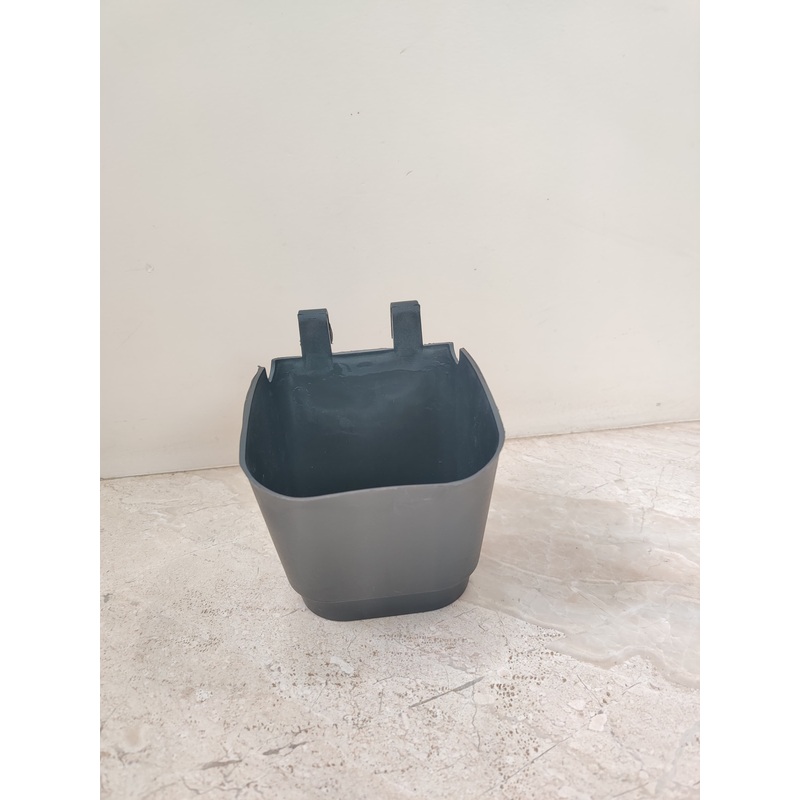 Black Vertical Hook Pot