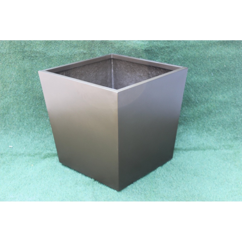Yuki Matt Brown Fiber Planter